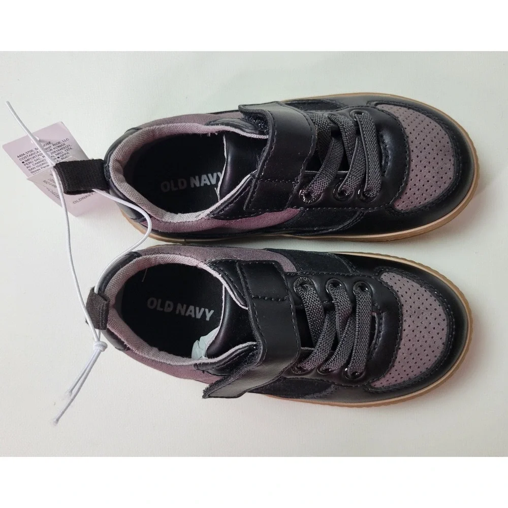 Old Navy Kids Black‎ Low Top Sneakers Gum Sole 420790-02-1 Size 8 NWT
